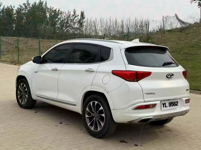 奇瑞瑞虎 内饰后排