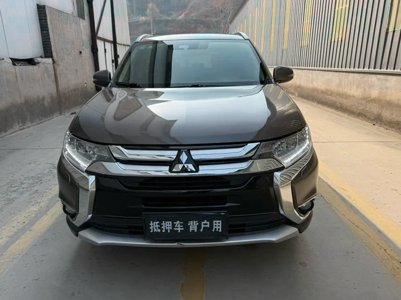 18年三菱欧蓝德2.4四驱七座高配