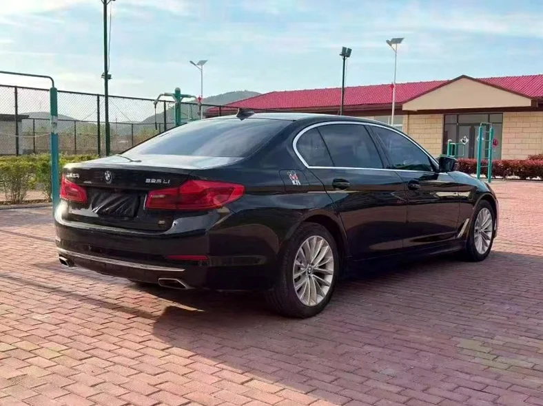 宝马5系 内饰后排