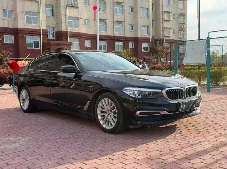 宝马5系 正面外观三