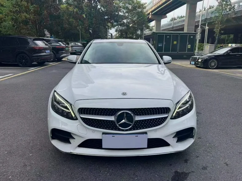 19年奔驰C200L时尚运动版