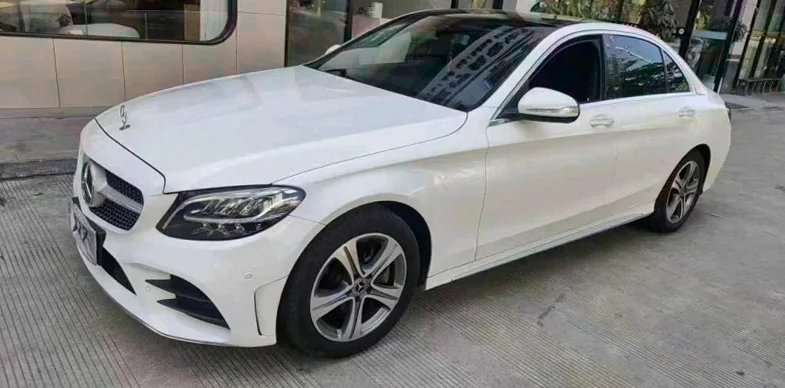 奔驰C 正面外观三