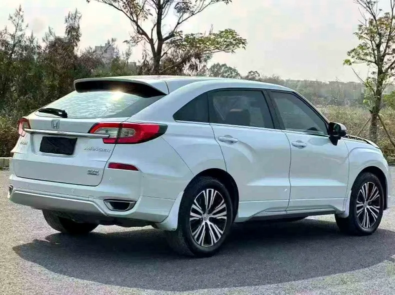 本田冠道 内饰前排