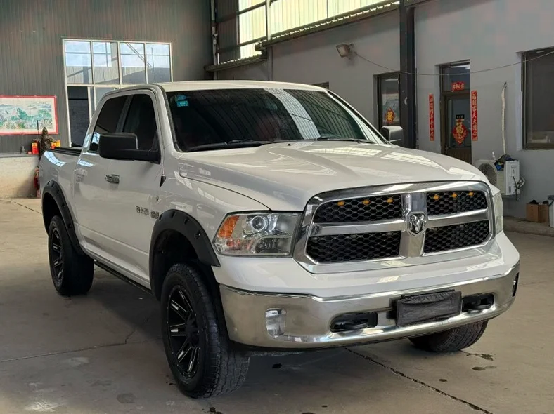 道奇公羊 正面外观二