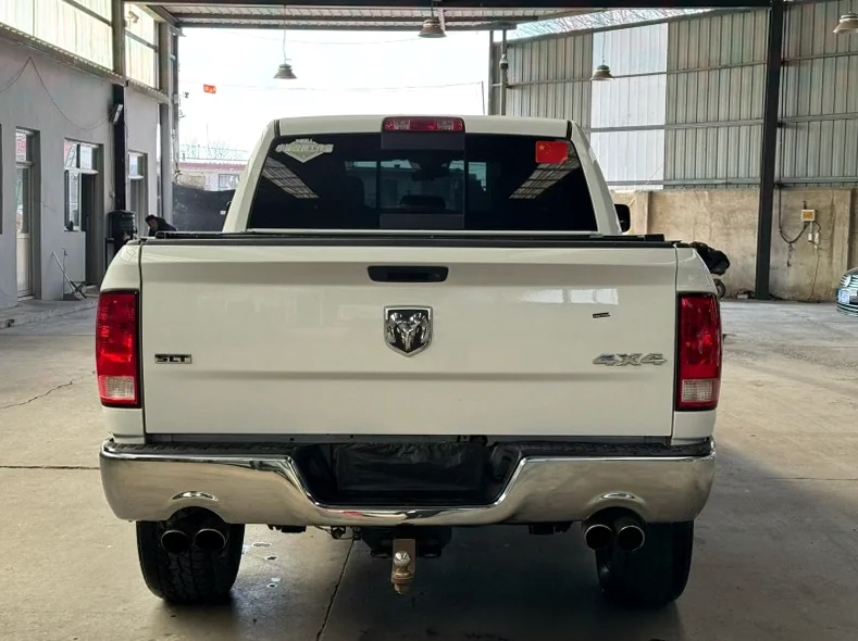 道奇公羊 后面外观三