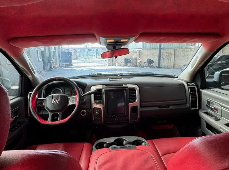 道奇公羊 内饰前排