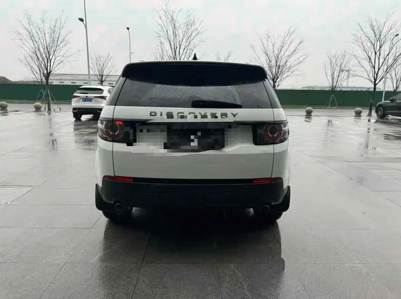 路虎发现神行 驾驶室