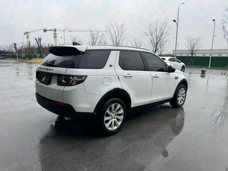 路虎发现神行 内饰后排