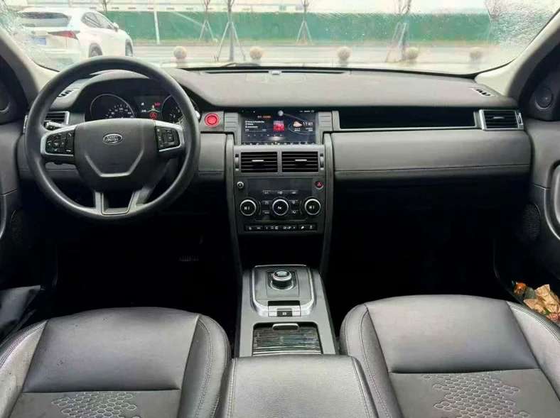 路虎发现神行 后面外观一