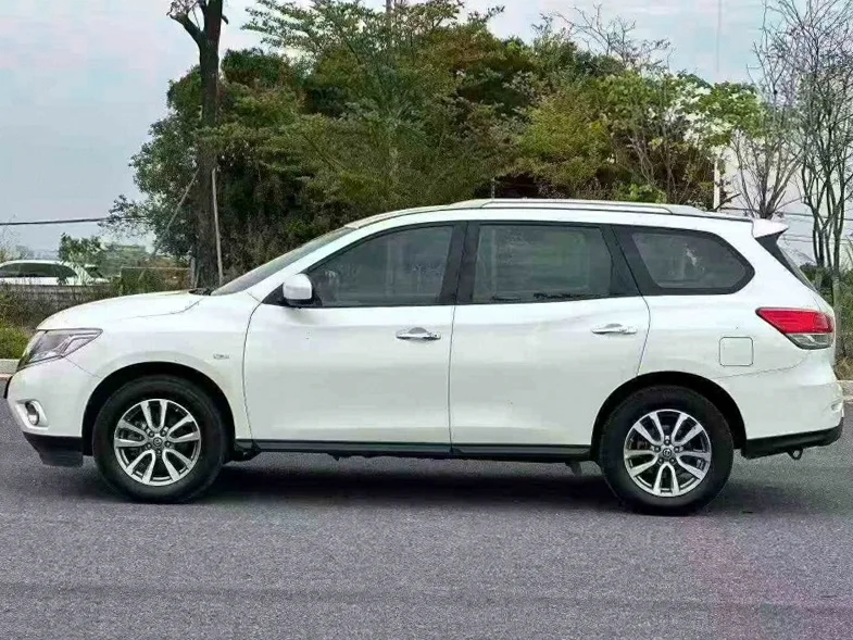 日产探路者 正面外观三