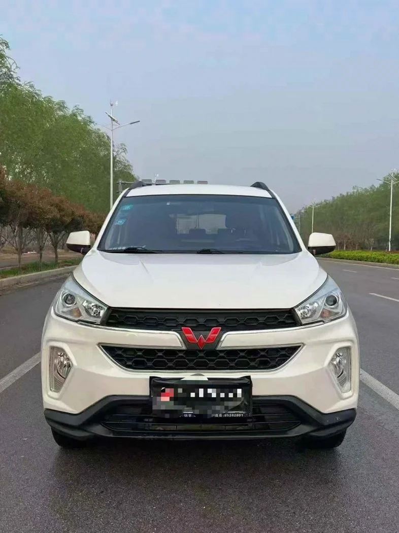 19年五菱宏光S3 1.5L手动挡七座舒适型