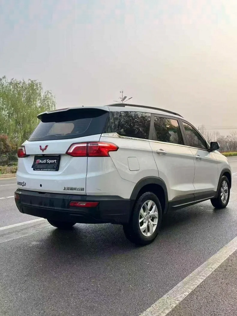 五菱汽车宏光 内饰前排