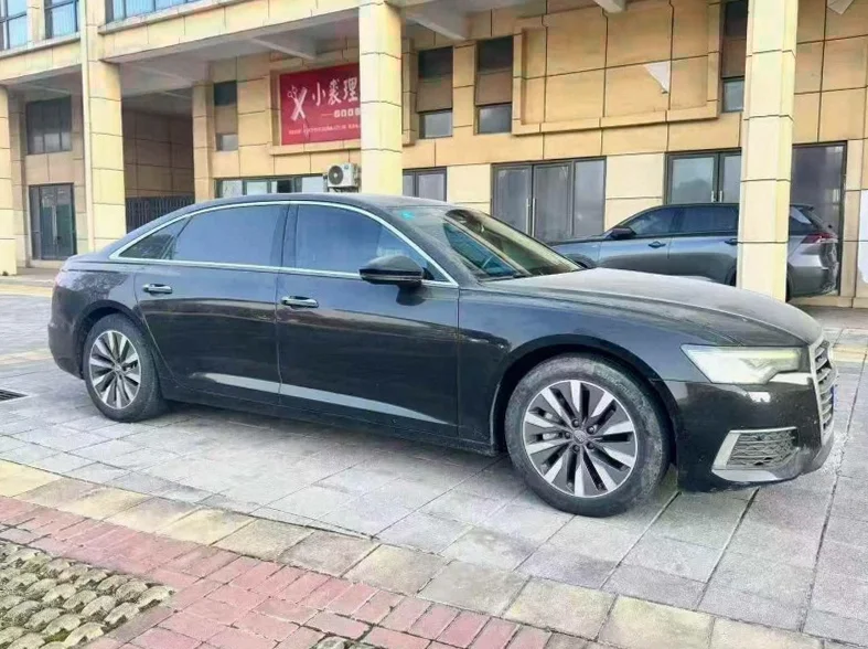 奥迪A6L 正面外观三