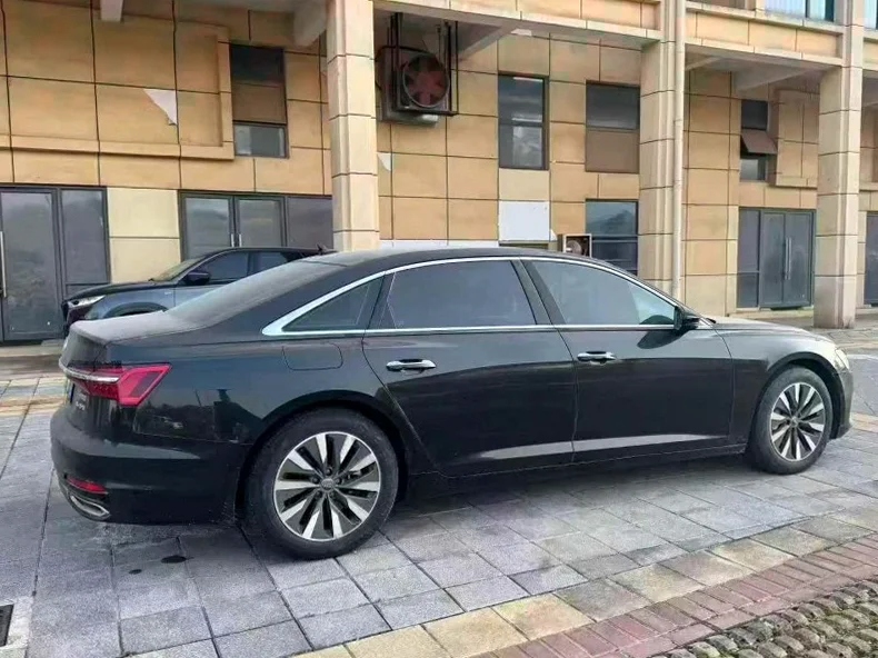 奥迪A6L 内饰后排