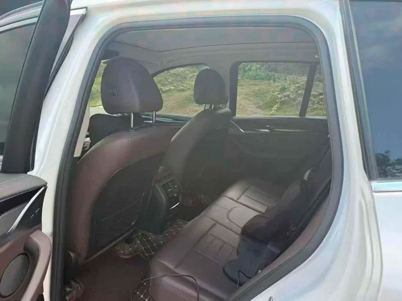 宝马X3 后面外观三