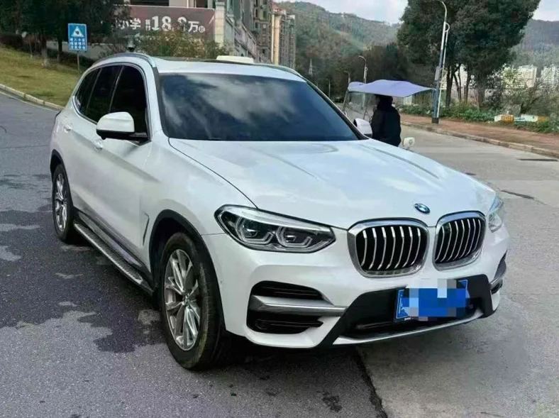 宝马X3 正面外观三