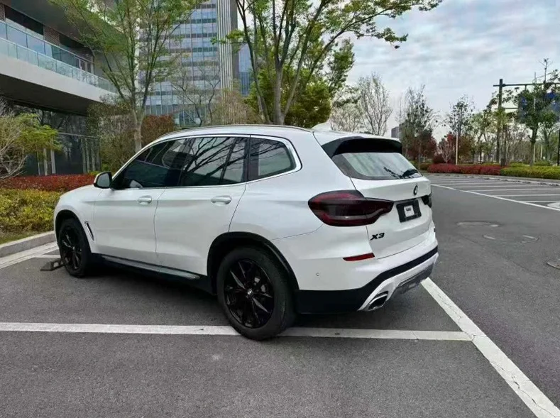 宝马X3 内饰前排