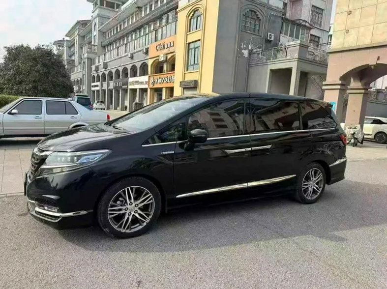 本田艾力绅 正面外观二