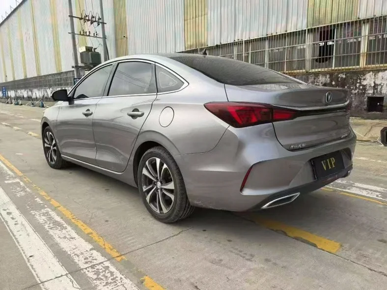 长安汽车逸动 内饰前排