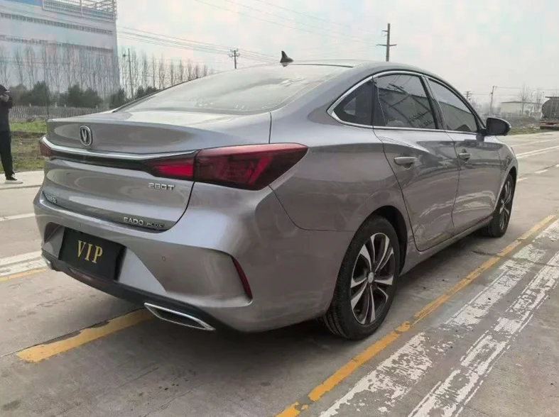 长安汽车逸动 内饰后排