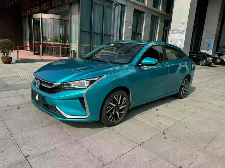 东风奕炫 正面外观二