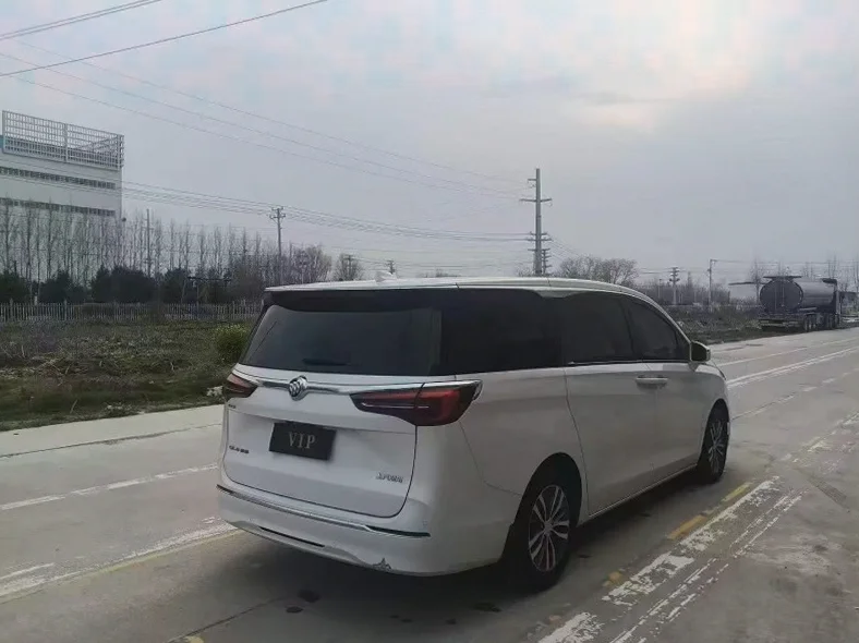 别克GL8 内饰后排