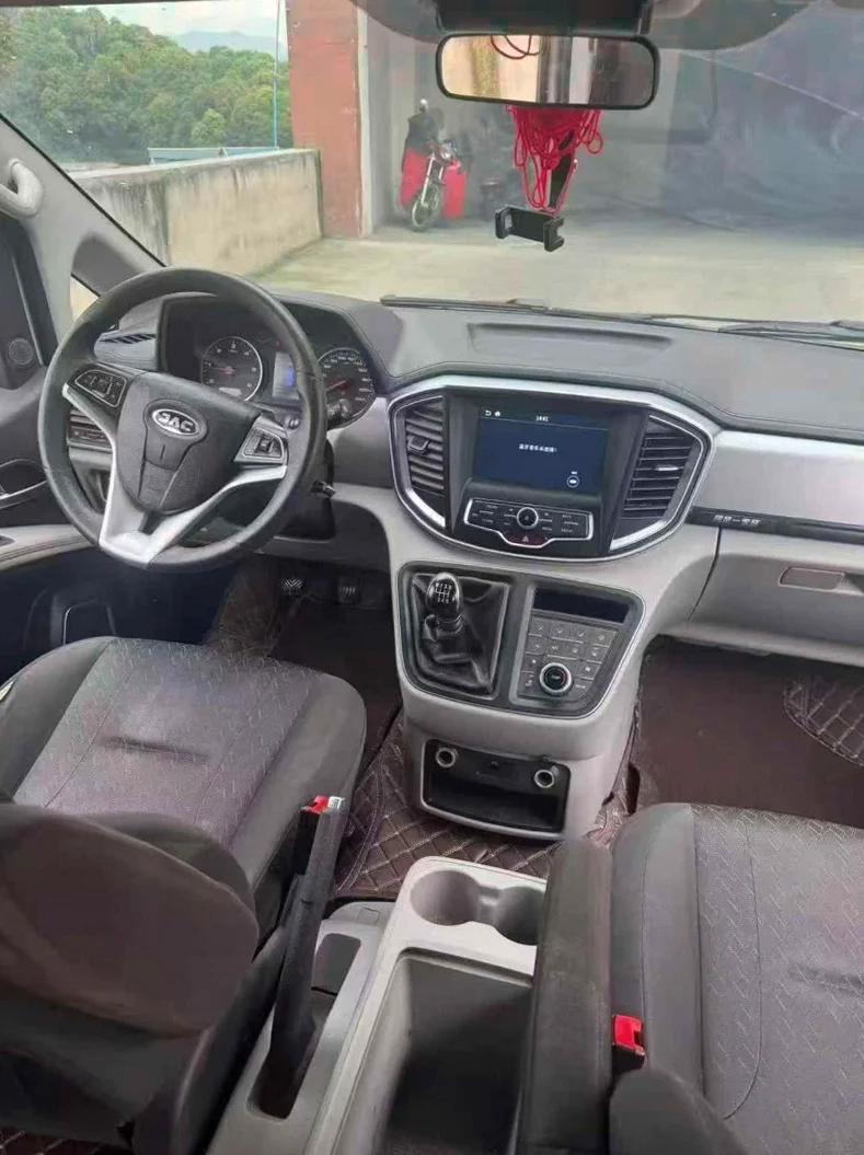 江淮瑞风 后面外观一