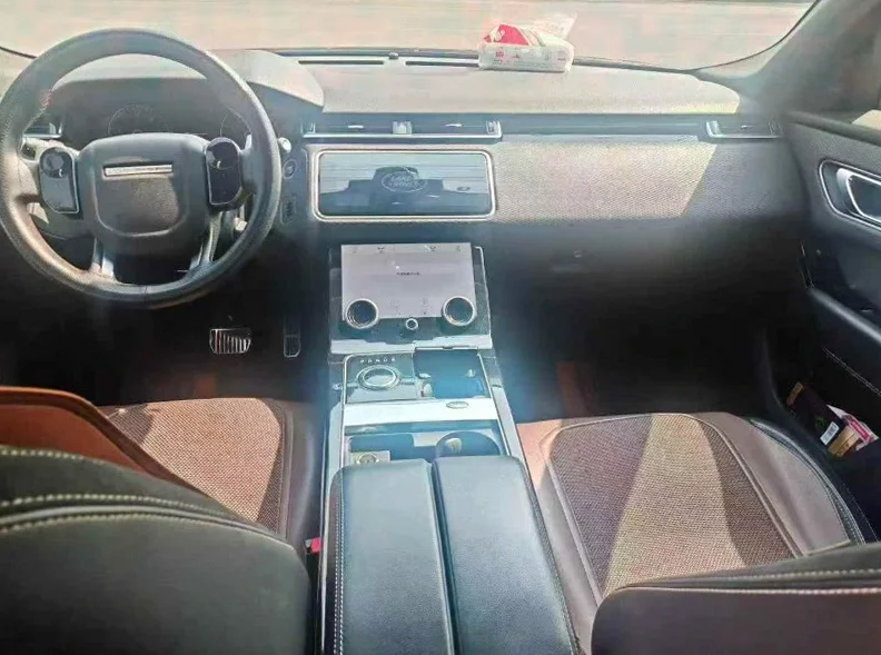 路虎揽胜星脉 后面外观一