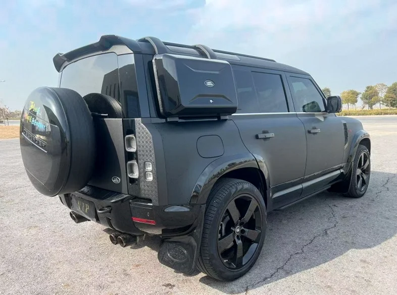 路虎卫士 后面外观三