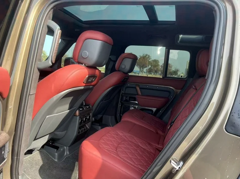 路虎卫士 驾驶室