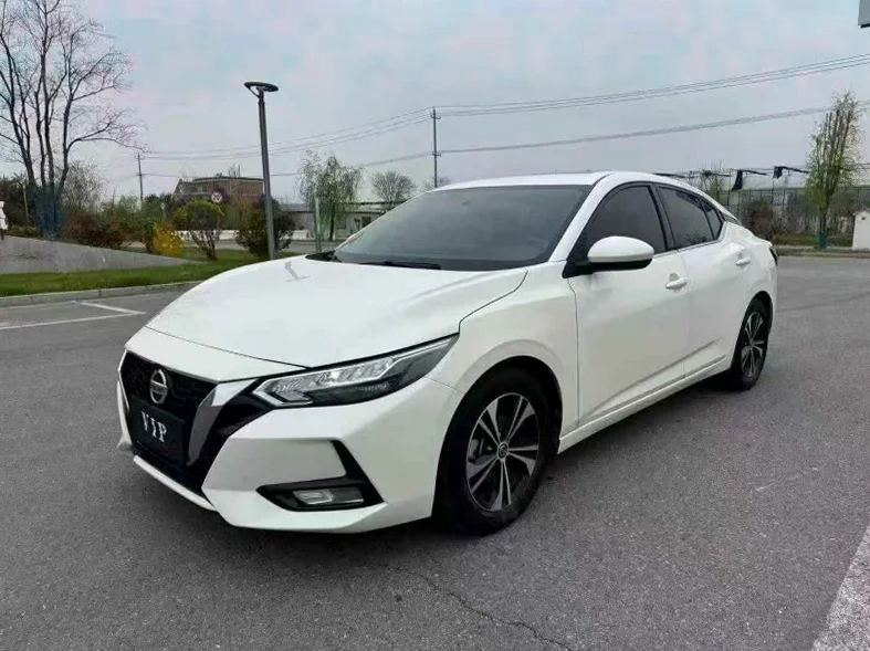 日产轩逸 正面外观三