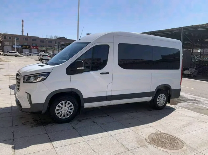 大通V90 正面外观三