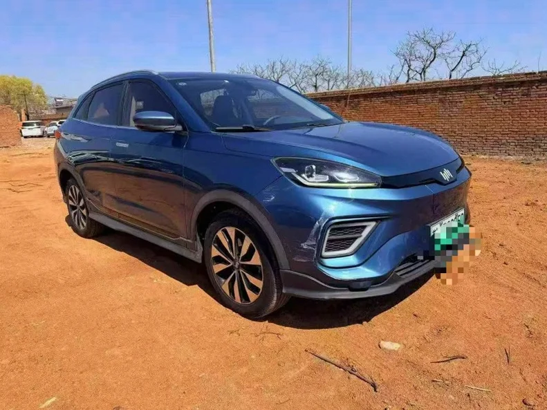 威马汽车EX-5 正面外观二