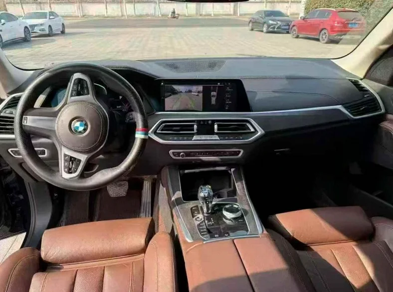 宝马X5 后面外观二