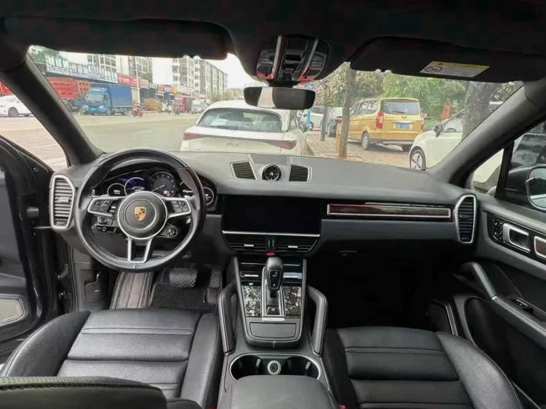 保时捷卡宴 后面外观三