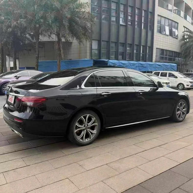 奔驰E 后面外观三