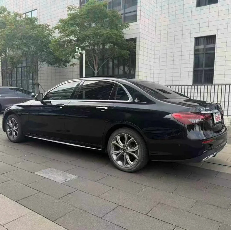 奔驰E 内饰前排