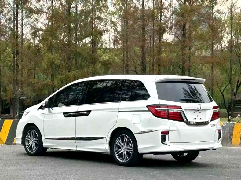 本田艾力绅 内饰后排