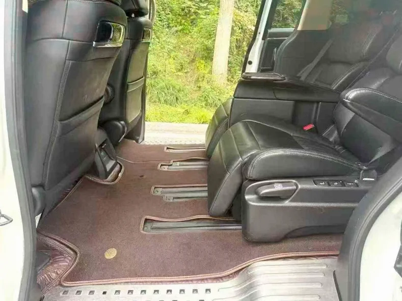 本田艾力绅 后面外观三