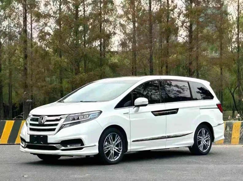 本田艾力绅 正面外观三