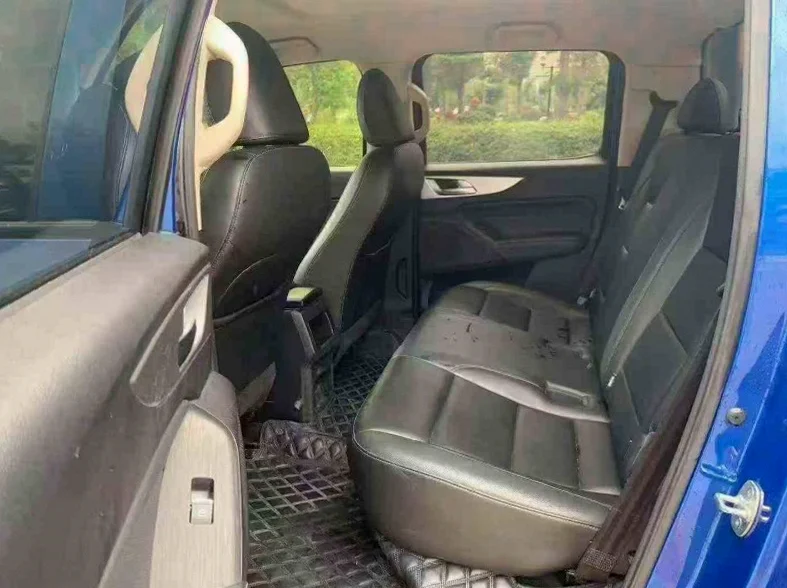 长城汽车炮 后面外观一