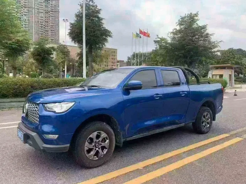 长城汽车炮 正面外观三