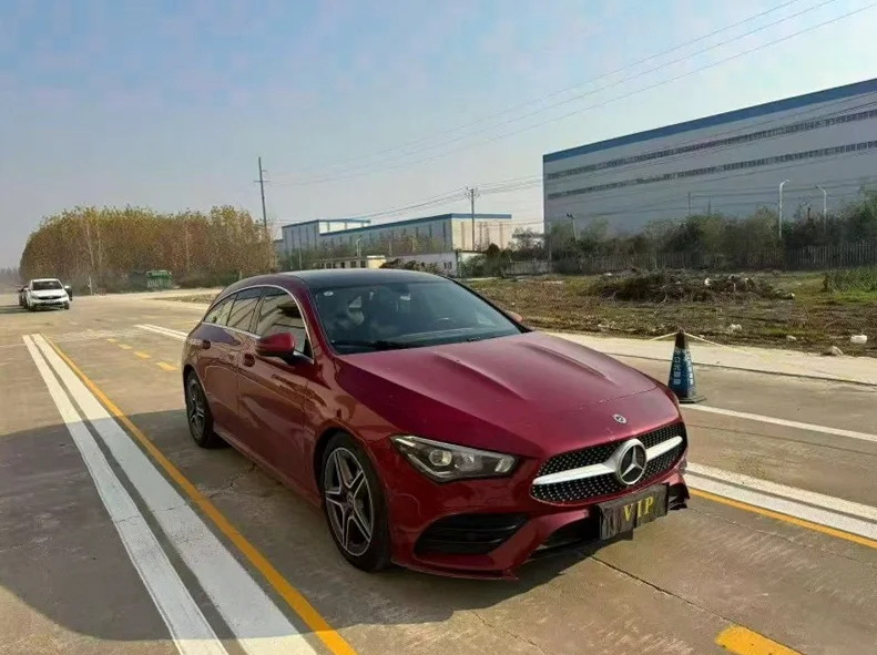 奔驰CLA 正面外观三