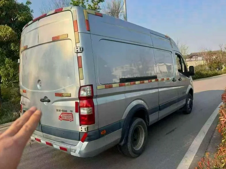 福田图雅诺 内饰后排