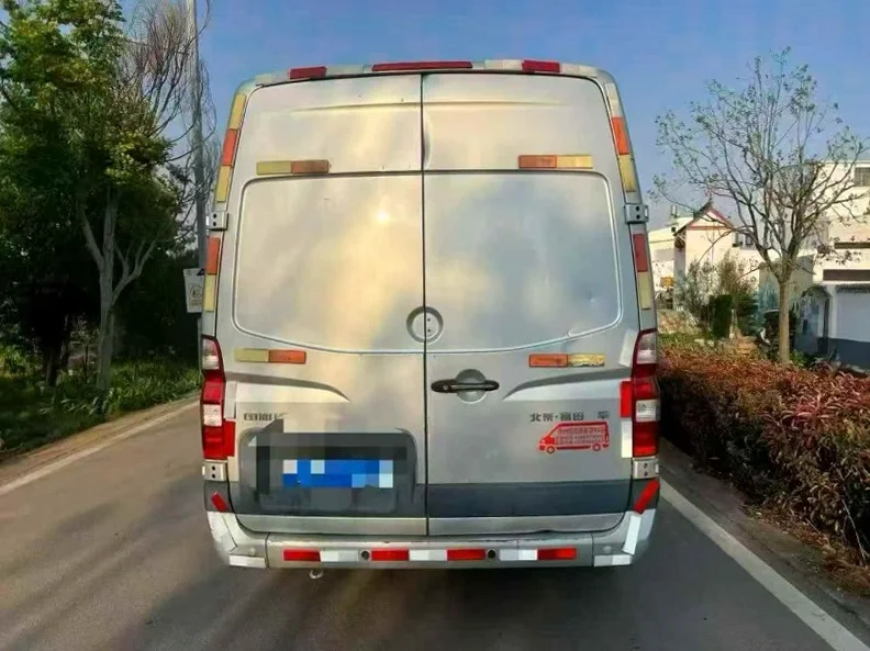 福田图雅诺 驾驶室