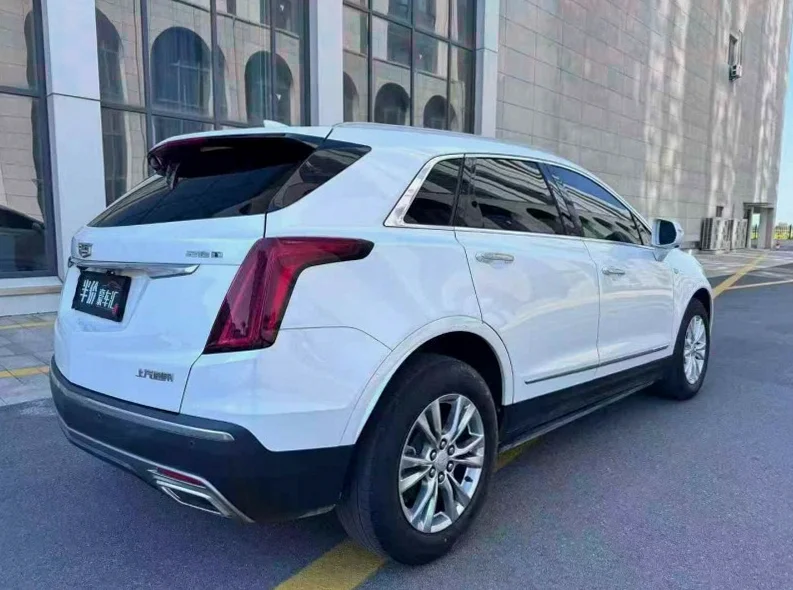 凯迪拉克XT5 驾驶室