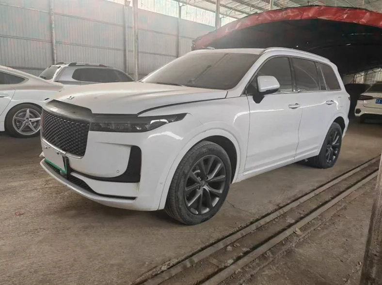 理想ONE 正面外观三