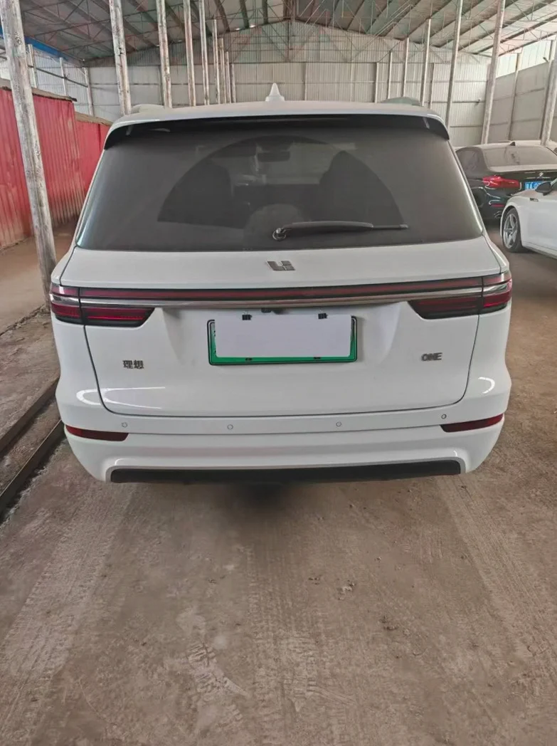 理想ONE 后面外观二