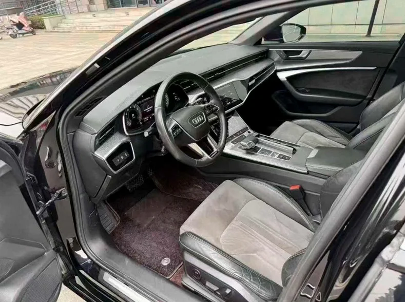 奥迪A6L 后面外观一