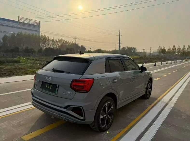 奥迪Q2 内饰后排